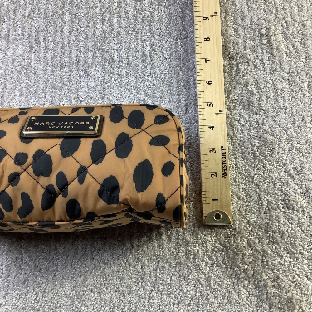 Marc Jacobs Leopard Print Quilted Nylon Cosmetic Pouch Bag Black Multi NWT - Picture 9 of 10